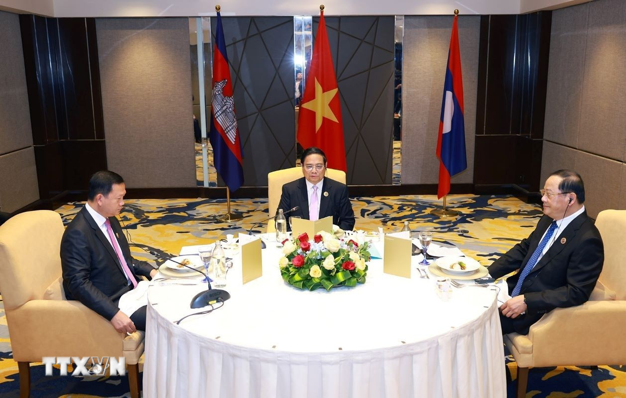 ba thu tuong viet nam lao campuchia an sang va lam viec 2605 2.jpg