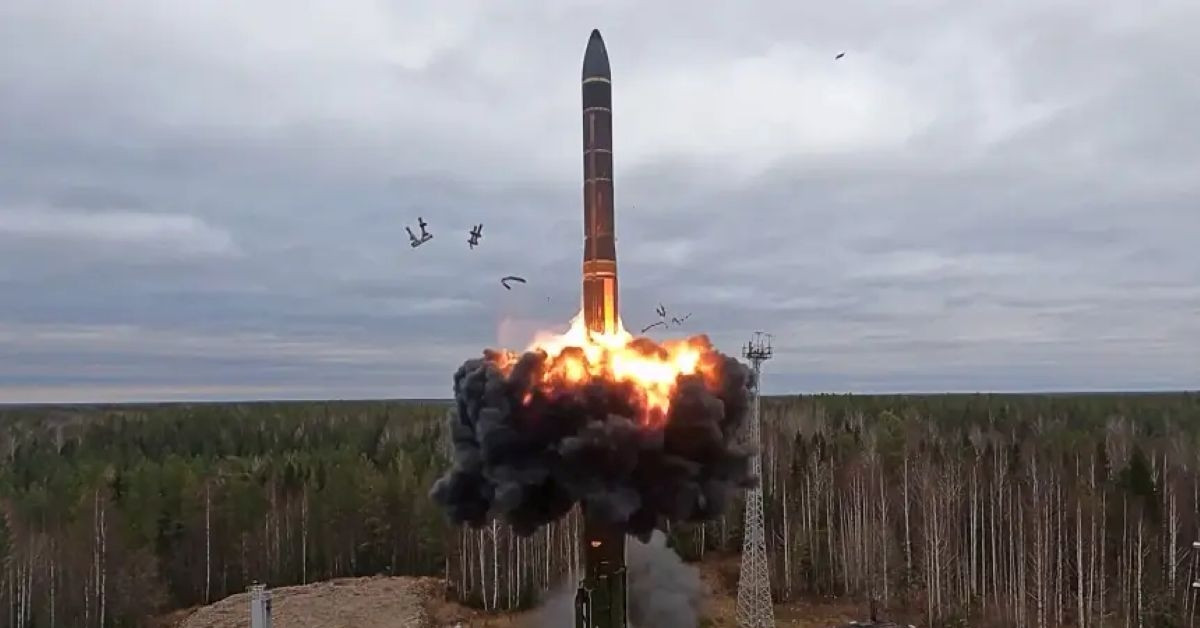 Công nghệ tên lửa Vòm vàng Mỹ đấu Yars và Bulava Nga: Mèo nào cắn mỉu nào?