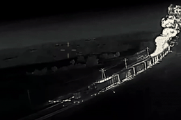 Hình ảnh đoàn tàu hậu cần Nga cháy lớn sau đòn tấn công từ FPV Ukraine