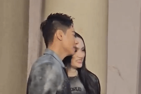 Hoa hậu Hương Giang ngọt ngào bên bạn trai kém 3 tuổi