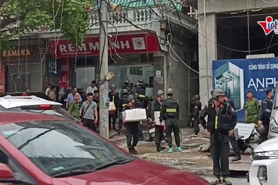 Khám xét 3 ngôi nhà của đại ca giang hồ ở Thanh Hóa: Nhiều thùng tài liệu được đưa ra