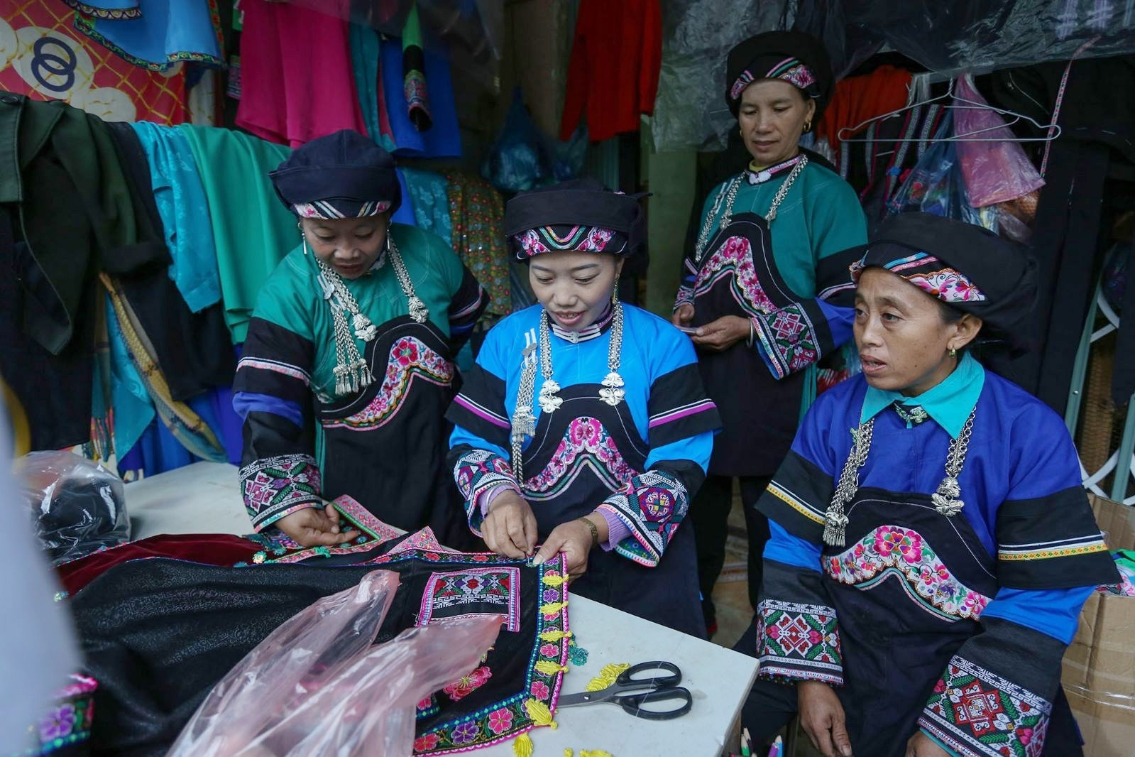 'Lá chắn mềm' bảo vệ chính sách dân tộc, tôn giáo trước những biến động