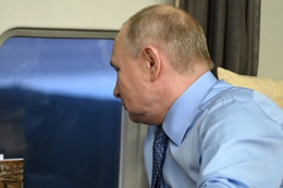 Nga tiết lộ việc trực thăng của ông Putin mắc kẹt giữa hàng loạt UAV Ukraine