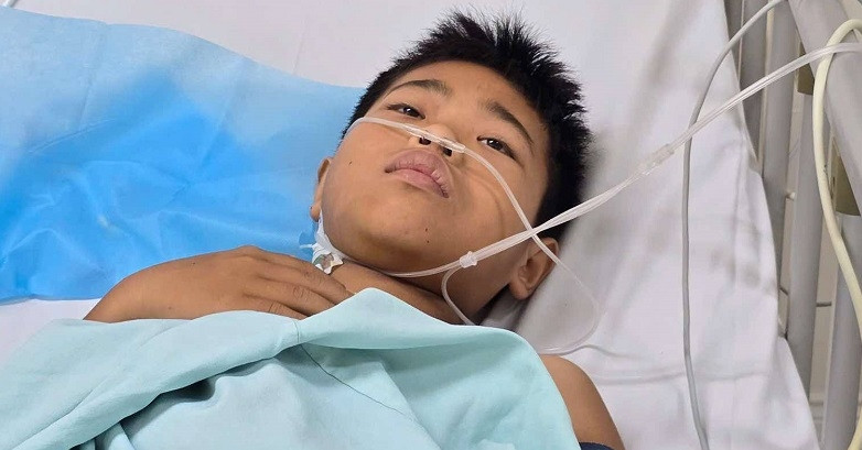 Sau ghép thận, gia đình nam sinh cần 100 triệu đồng để tiếp tục điều trị