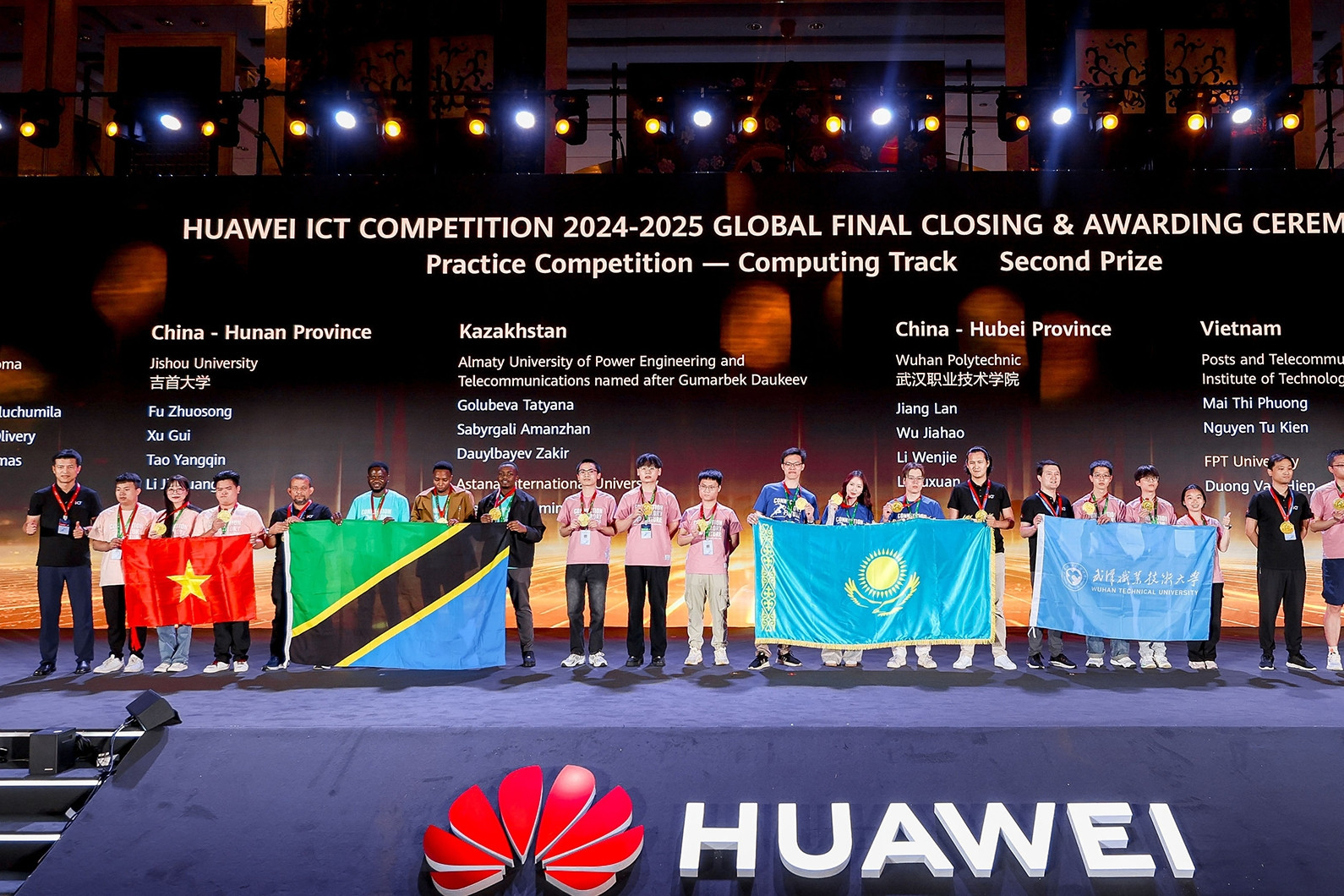 Sinh viên Việt Nam phá kỷ lục tại chung kết toàn cầu Huawei ICT Competition