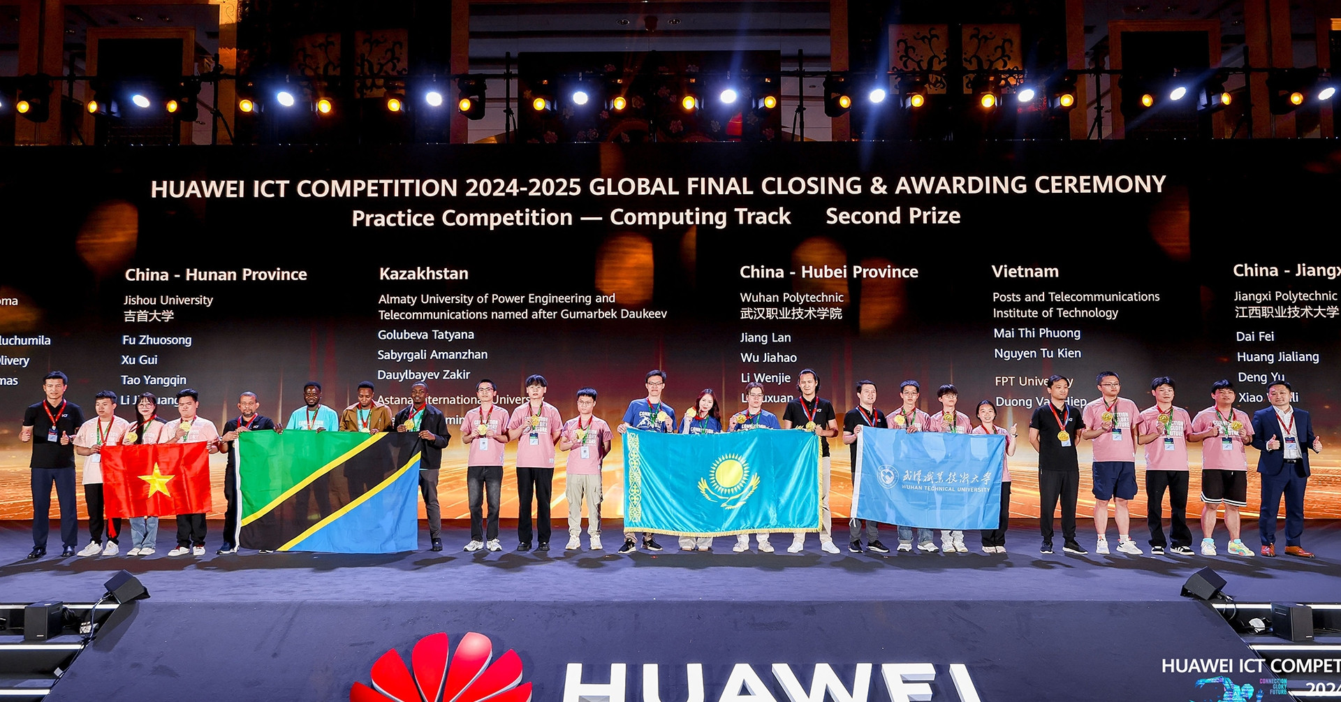 Sinh viên Việt Nam phá kỷ lục tại chung kết toàn cầu Huawei ICT Competition