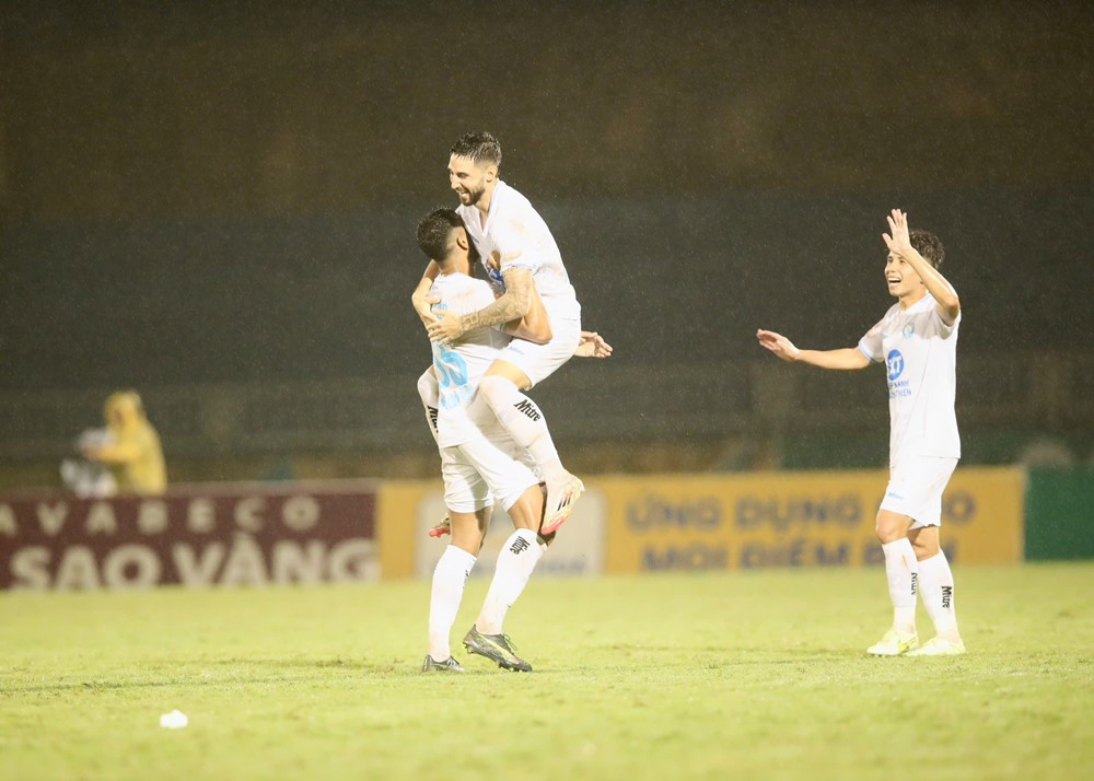 slna vs nam dinh 3.jpg