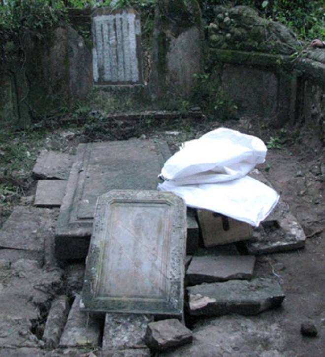 Trom mo vua chua 2.jpg