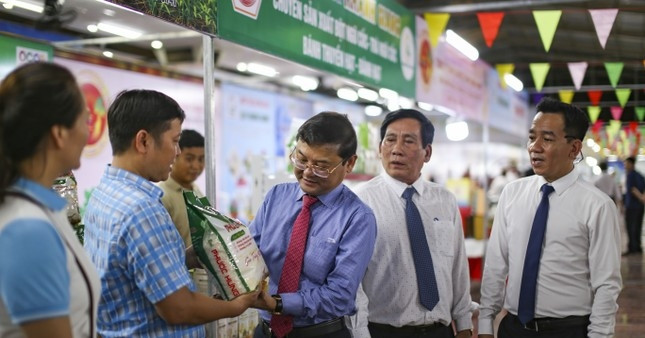 Trưng bày 200 sản phẩm OCOP tôn vinh văn hoá và giá trị vùng miền Bình Định