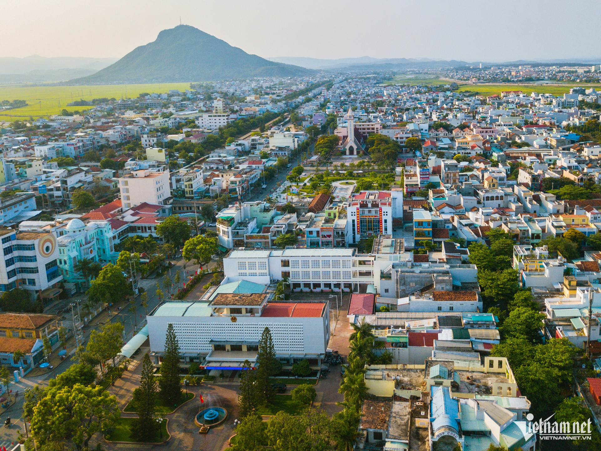 w 1 ngam ve dep cua thanh pho bien tuy hoa 22694.jpg