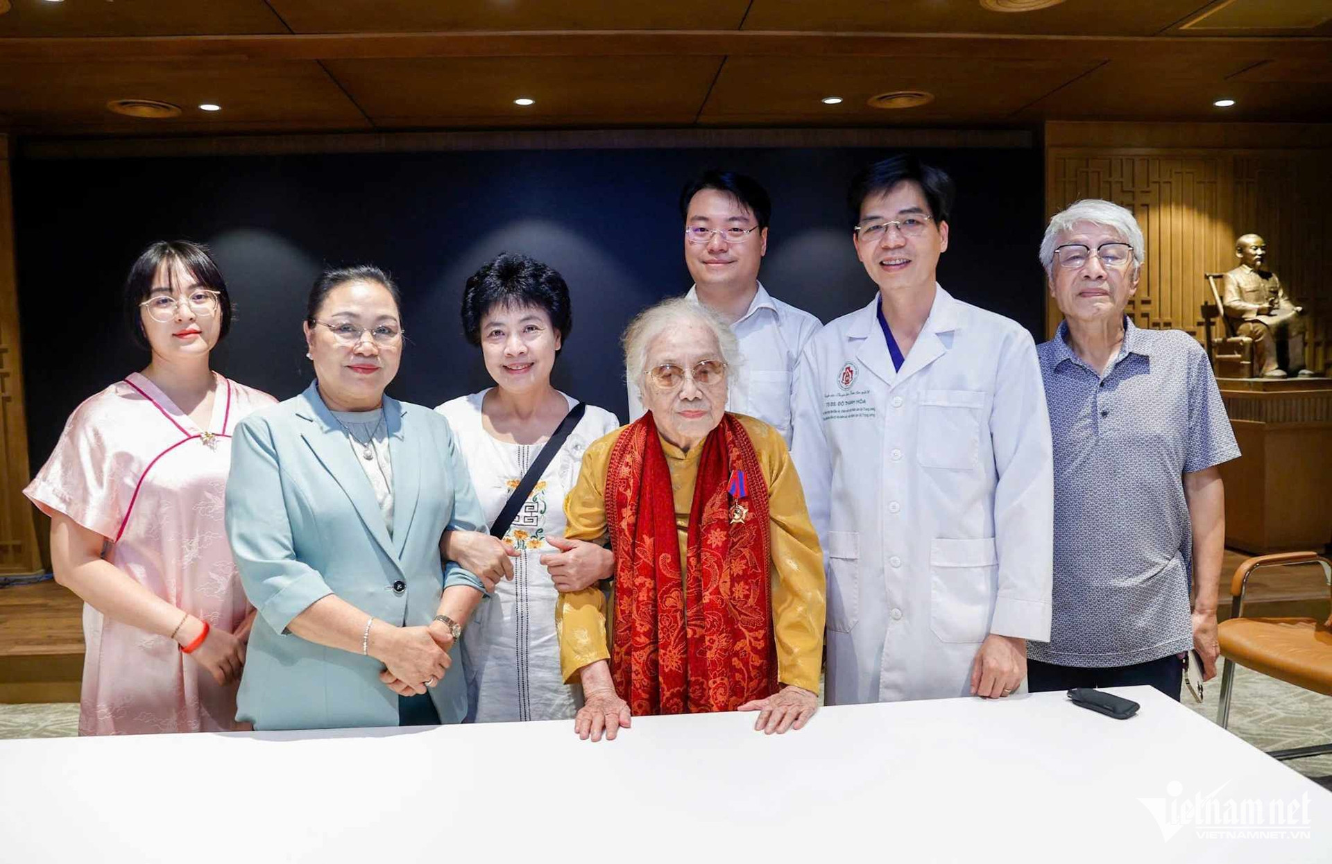 W-nguyenthibinh.jpg
