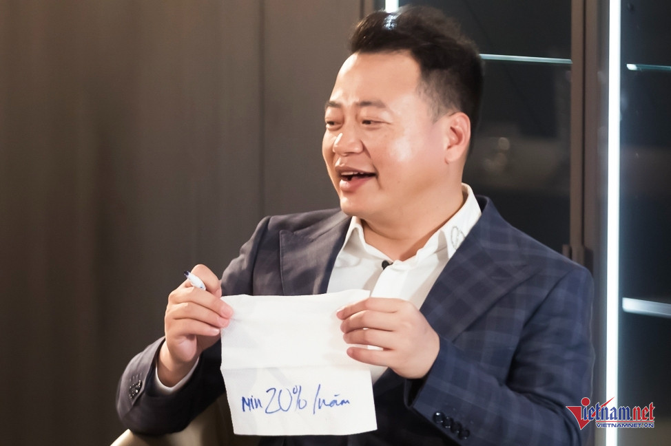 W-startup shark binh 875.jpg