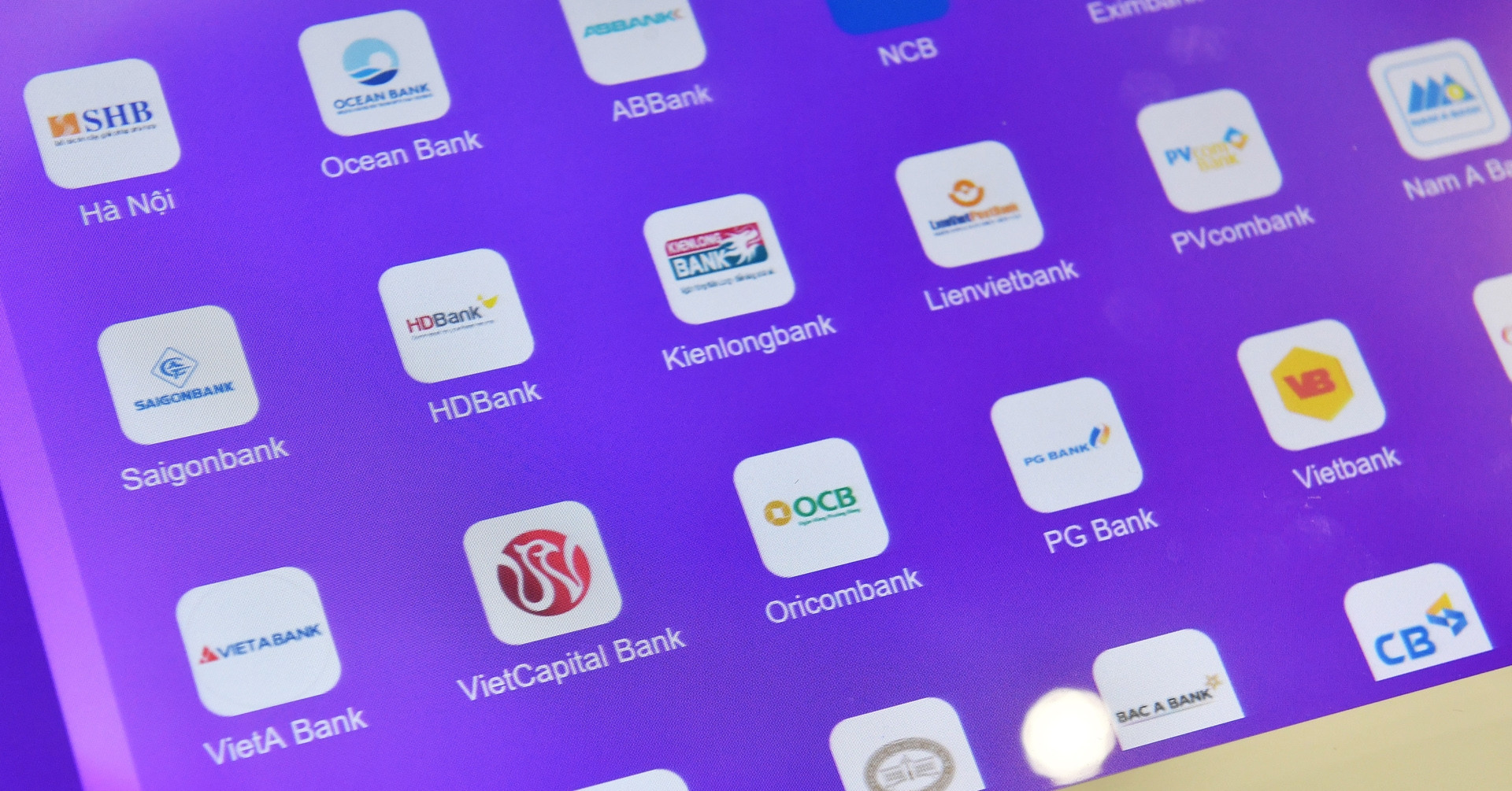 Lãi suất ngân hàng hôm nay 27/5/2025: Ba nhà băng top đầu về kỳ hạn 6 tháng