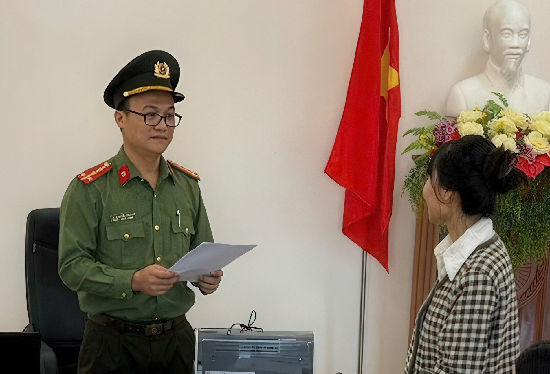 3 cô gái bị khởi tố vì vận chuyển tiền trái phép qua biên giới