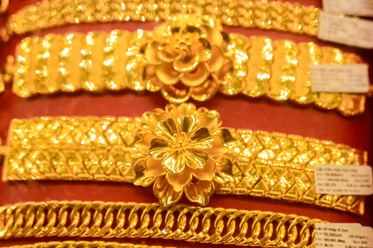 Giá vàng hôm nay 28/5 SJC bất ngờ tăng 400 nghìn/lượng vào cuối phiên
