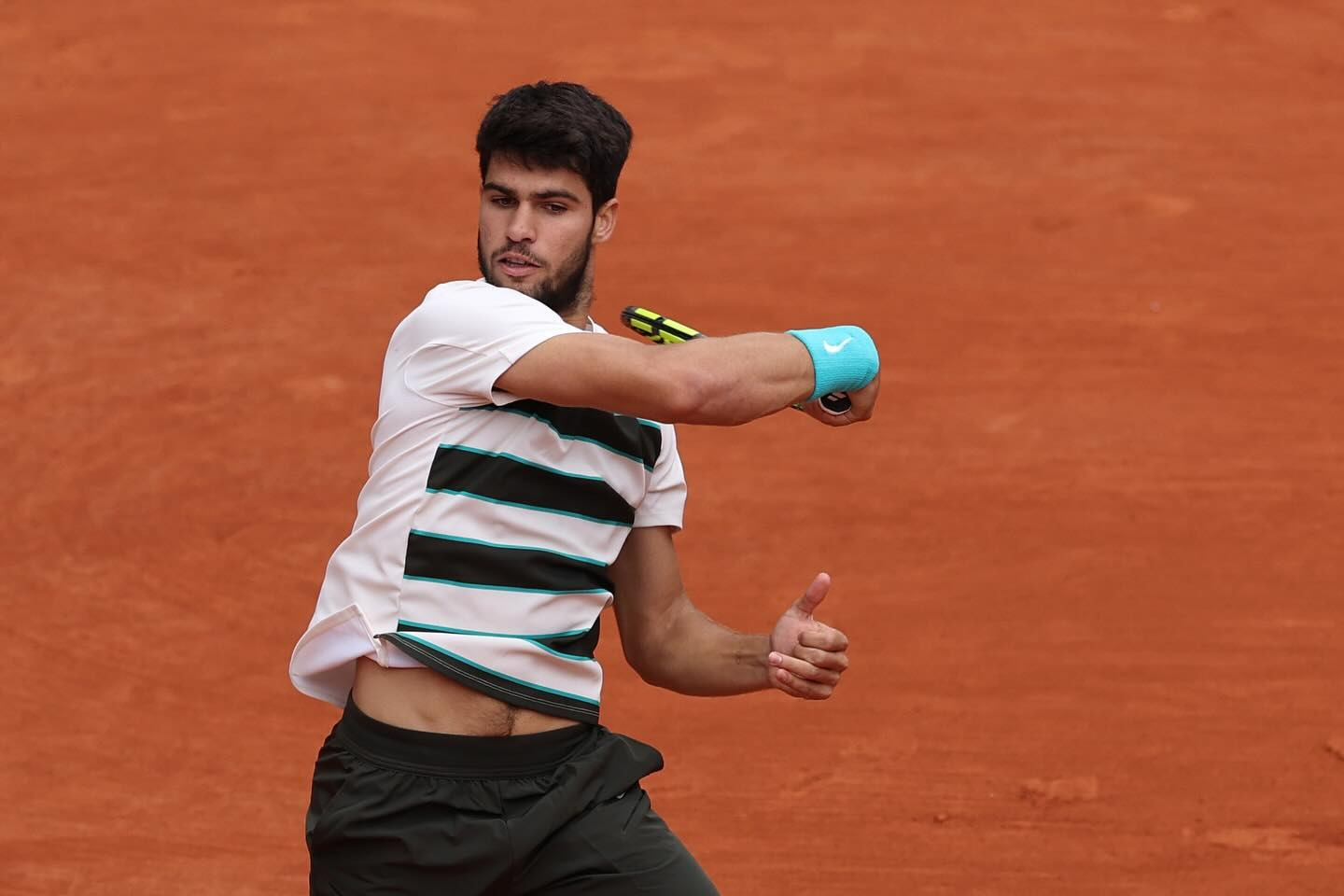 Alcaraz, Sinner ra quân ấn tượng tại Roland Garros