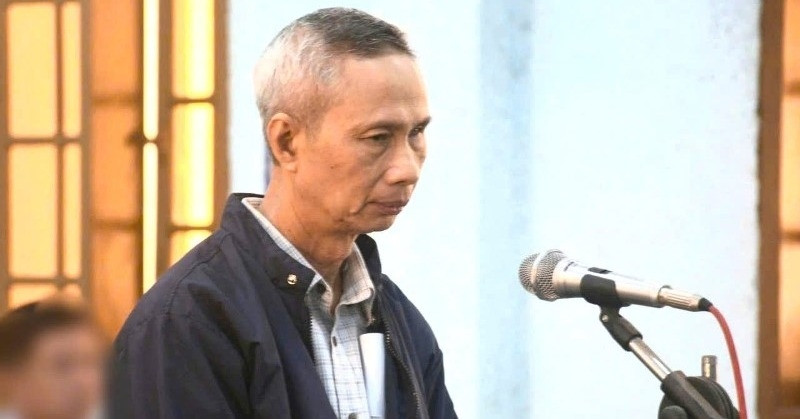 Cán bộ thuế lĩnh 12 tháng tù vì ép doanh nghiệp 'lót tay' 97 triệu đồng