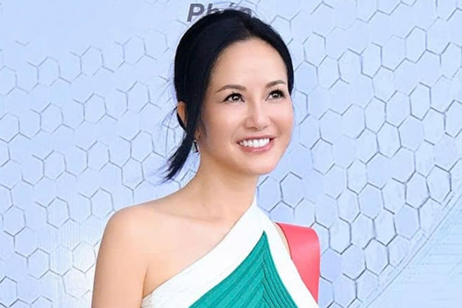 Diva Hồng Nhung rạng rỡ sau điều trị ung thư