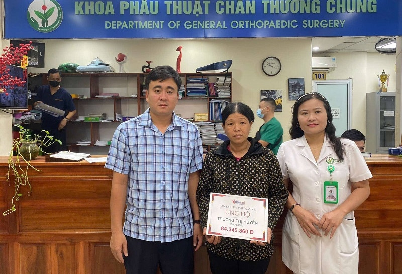 Gia đình có 2 con bị tai nạn ở Cao Bằng được bạn đọc giúp đỡ hơn 84 triệu đồng
