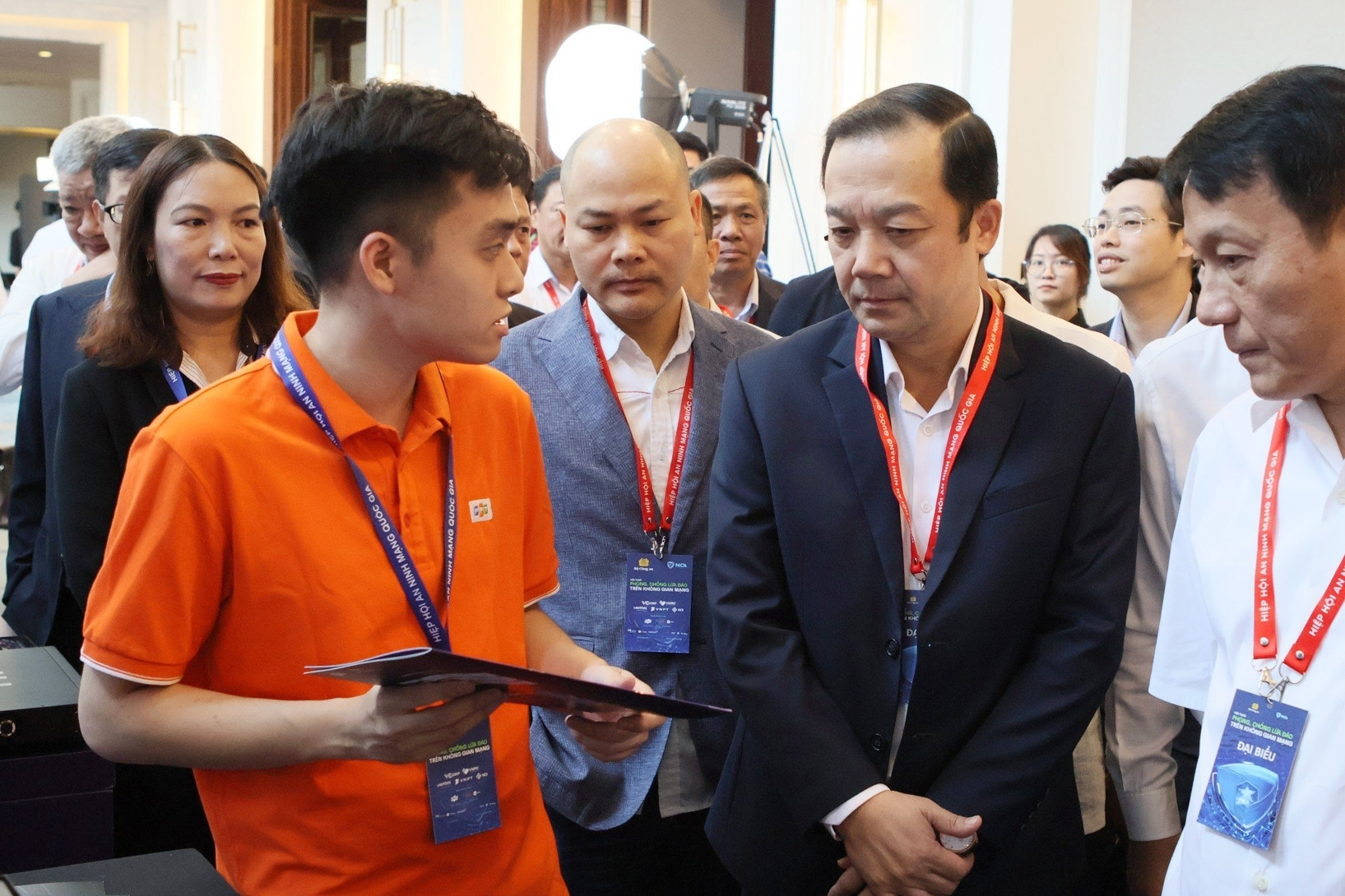 Người dùng Việt phản ánh bị thiệt hại hơn 300 tỷ đồng vì lừa đảo trực tuyến