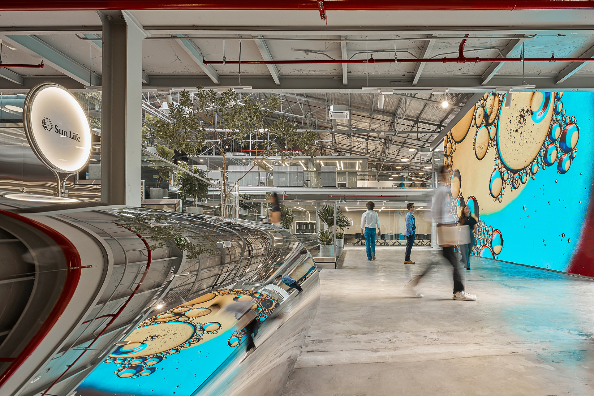 Sun Life Việt Nam là thành viên của Tập đoàn Sun Life Canada – một trong những tổ chức dịch vụ tài chính quốc tế hàng đầu (1).jpg