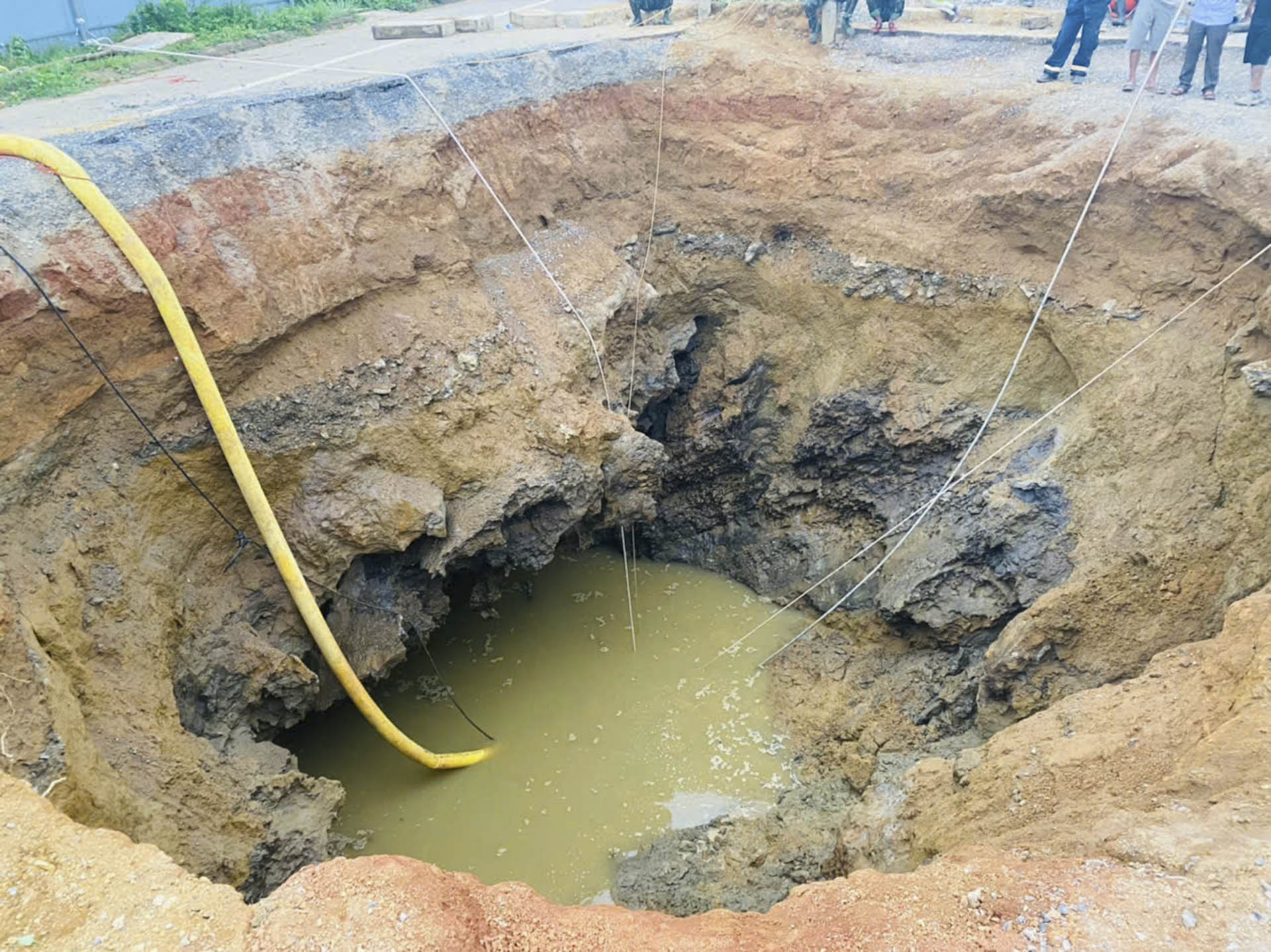 Sụt lún bắc kạn_1.JPG