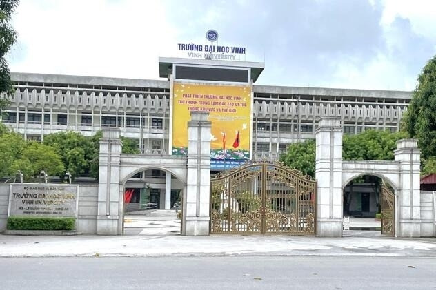 Tạm đình chỉ cán bộ Trường Đại học Vinh bị 'tố' gạ gẫm sinh viên
