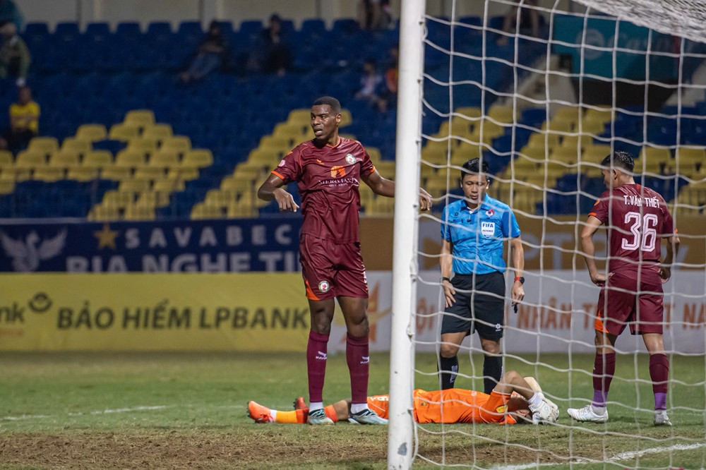 thanh hoa vs binh dinh tuan linh 2.jpg