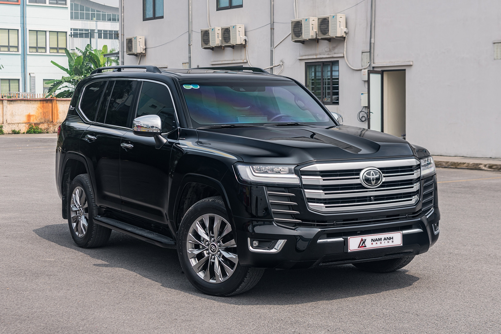 Tốn nửa tỷ độ MBS cho Toyota Land Cruiser, chủ xe vẫn tiết kiệm được 2 tỷ