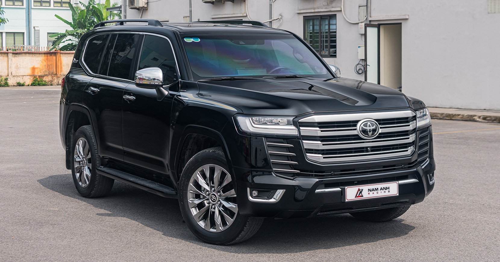 Tốn nửa tỷ độ MBS cho Toyota Land Cruiser, chủ xe vẫn tiết kiệm được 2 tỷ
