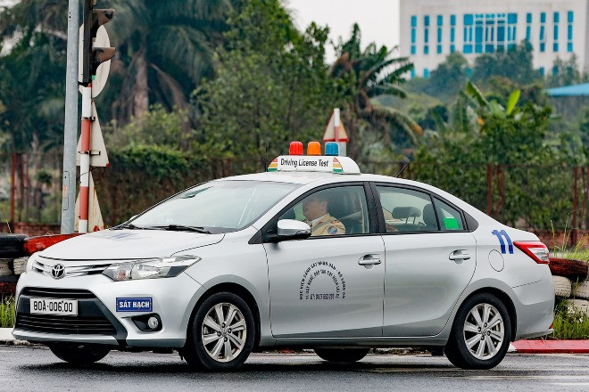 Áp dụng bộ 600 câu hỏi sát hạch lái xe mới, không thể học mẹo