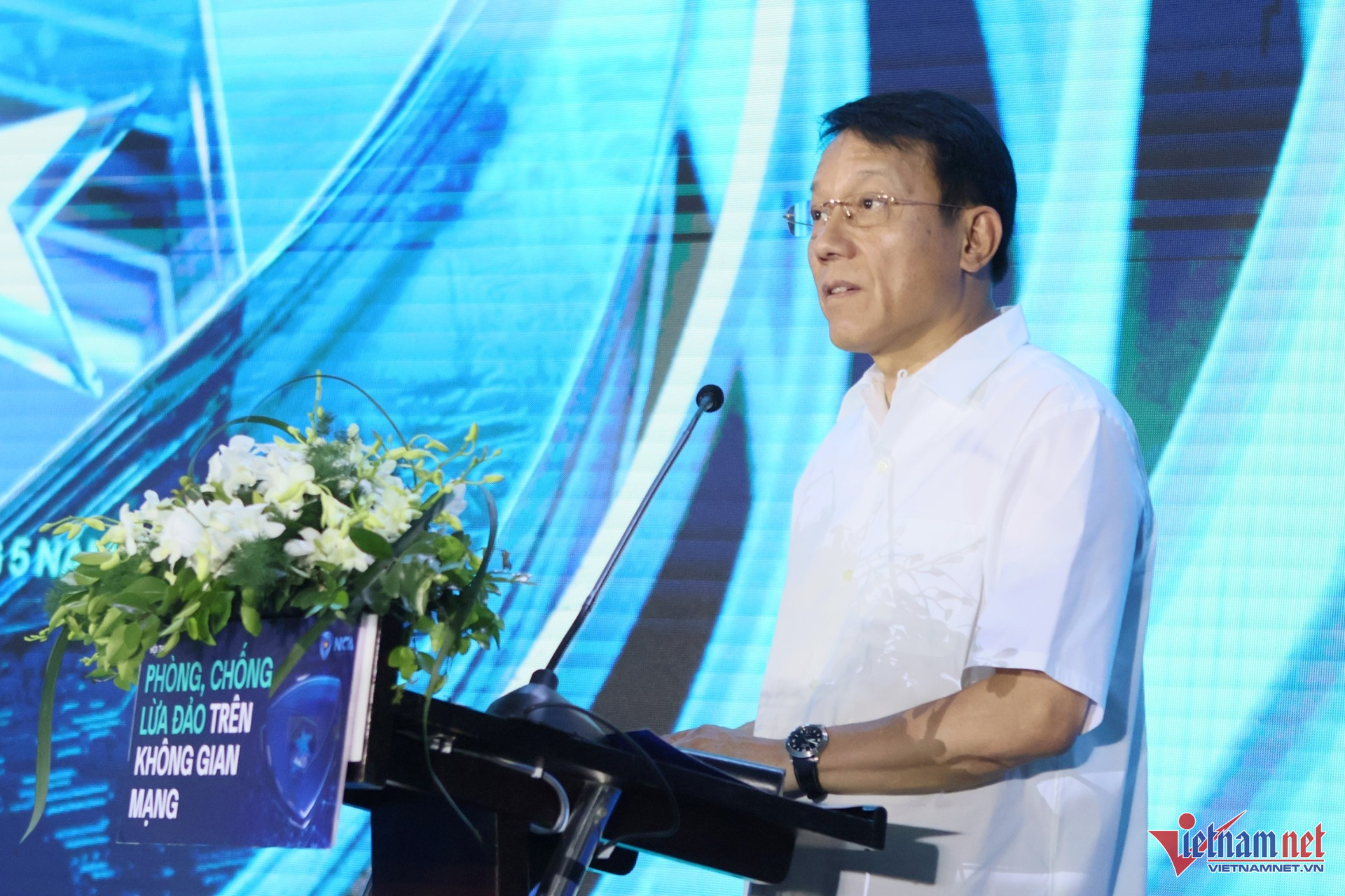 W-luong tam quang 2 1 1640.jpg