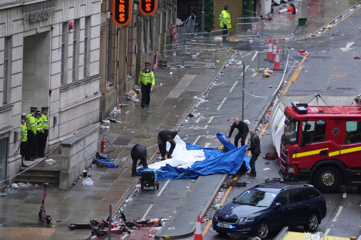 www_thesun_co_uk police emergency personnel deal incident 998379276 (2).jpg