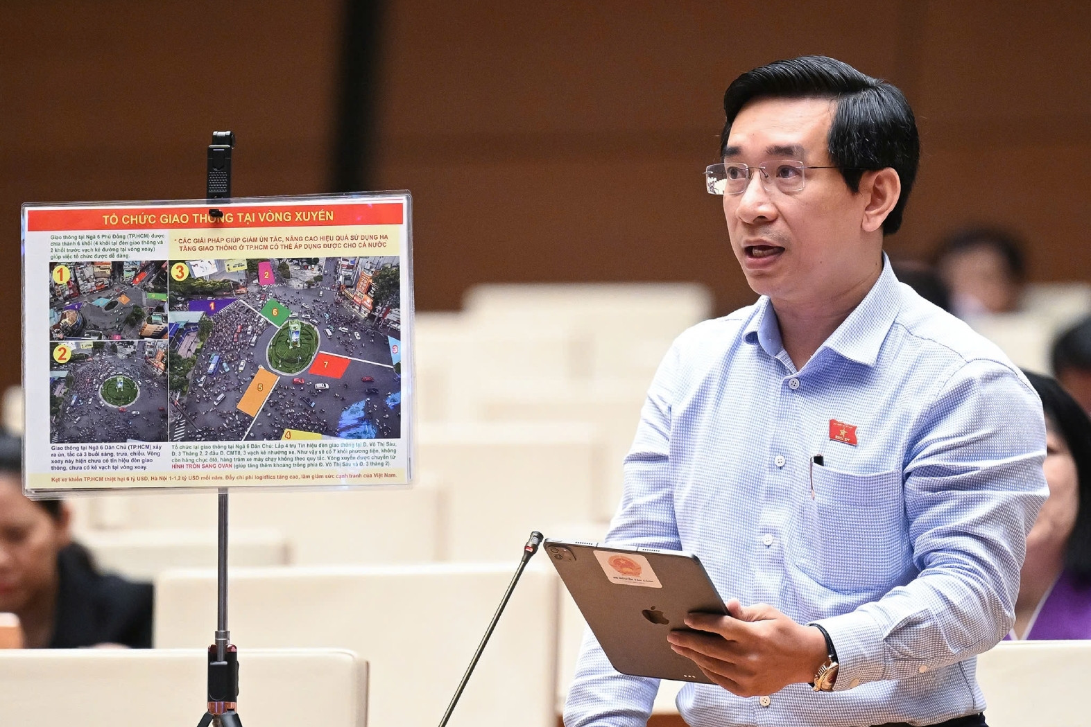 Đại biểu Quốc hội khen cách điều tiết giao thông ngã sáu ở quận 1, TPHCM