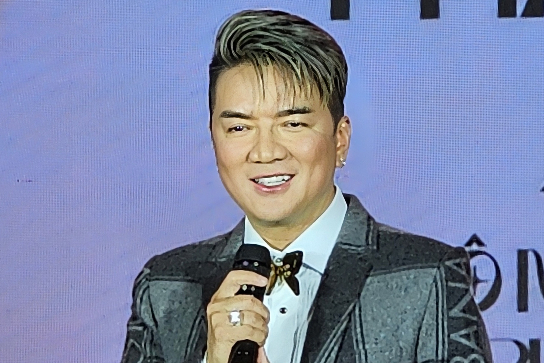 Đàm Vĩnh Hưng: Cảm ơn Minh Nhiên, tôi đã có 14 bài 'Xin lỗi tình yêu' khác