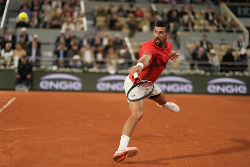 Djokovic thắng dễ trận ra quân Roland Garros 2025