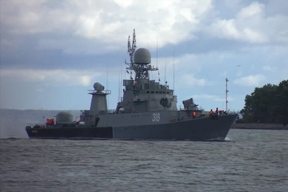 Hình ảnh hạm đội Nga tập trận rầm rộ trên biển