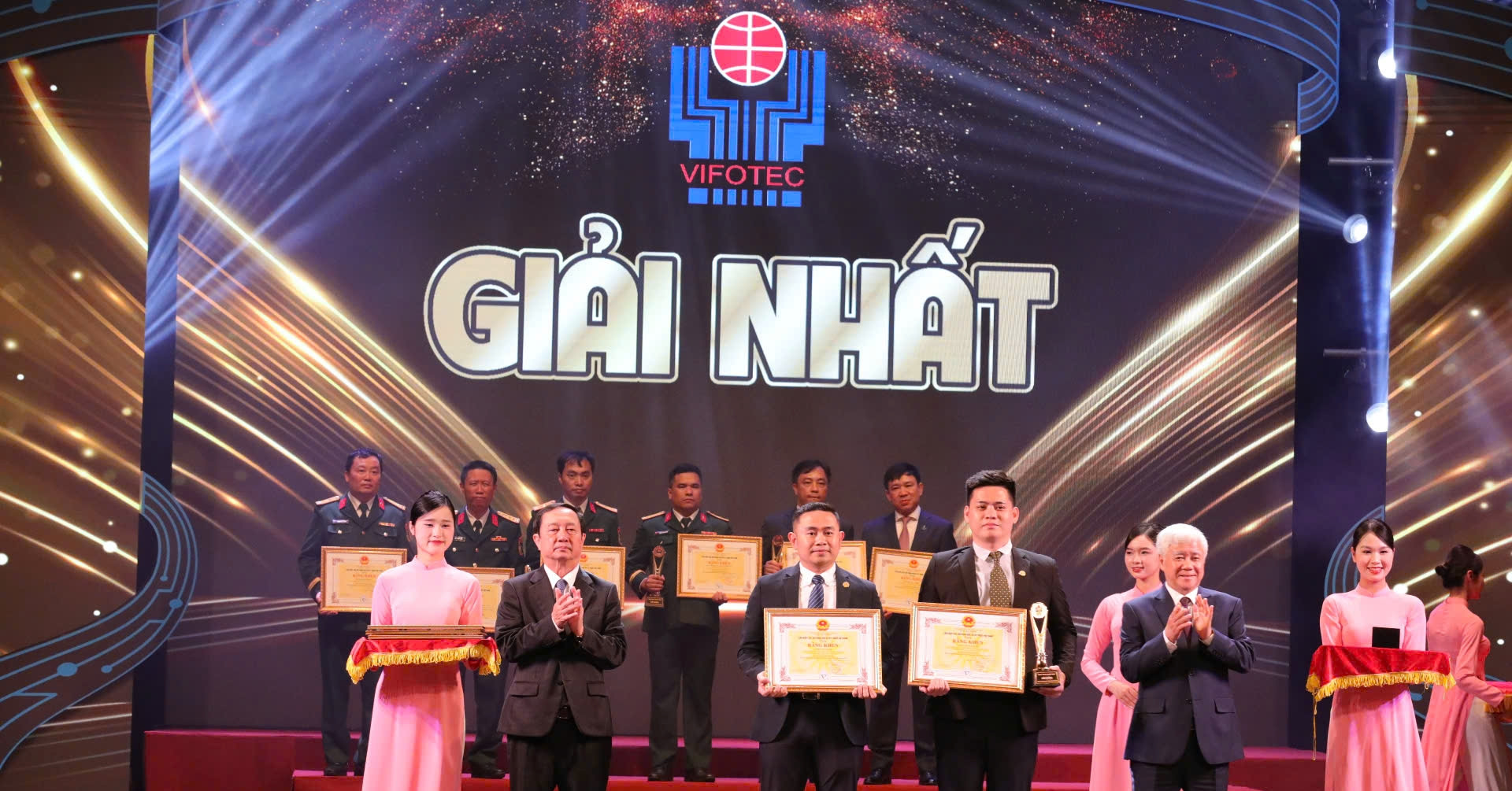 Vifotec 2024: Vinh danh 42 công trình khoa học đột phá, khơi nguồn sáng tạo Việt Nam