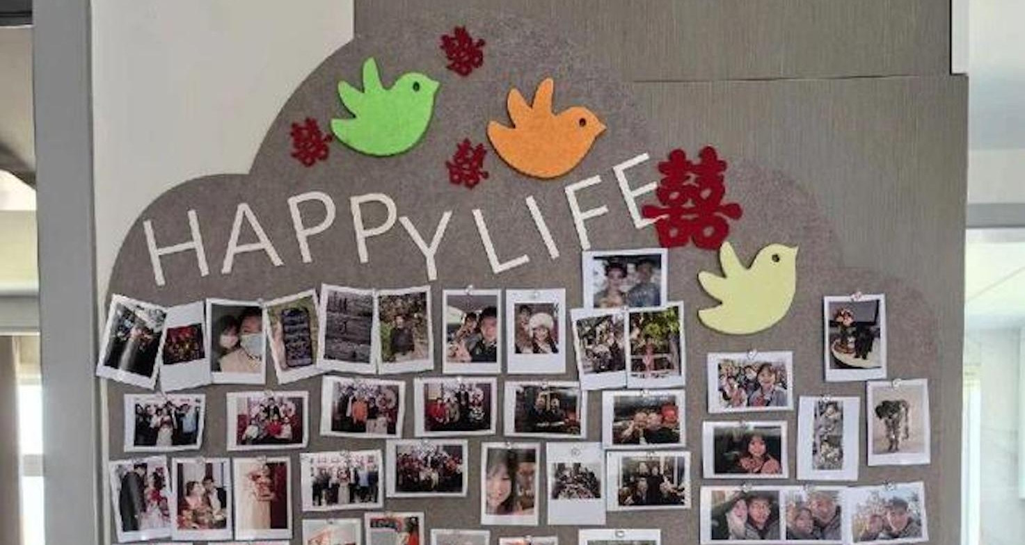 Làm 5 điều này biến bức tường trống giữa hai phòng ngủ thành điểm nhấn đắt giá