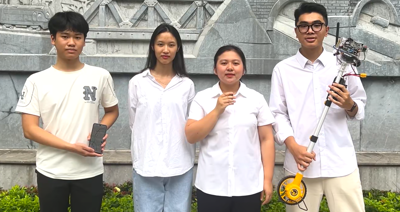 Nhóm sinh viên đoạt giải xuất sắc với dự án thiết bị đo chiều dài đường bộ