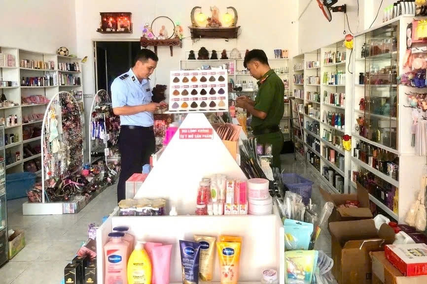 Phát hiện kho chứa 2.000 sản phẩm mỹ phẩm không rõ nguồn gốc ở Cà Mau
