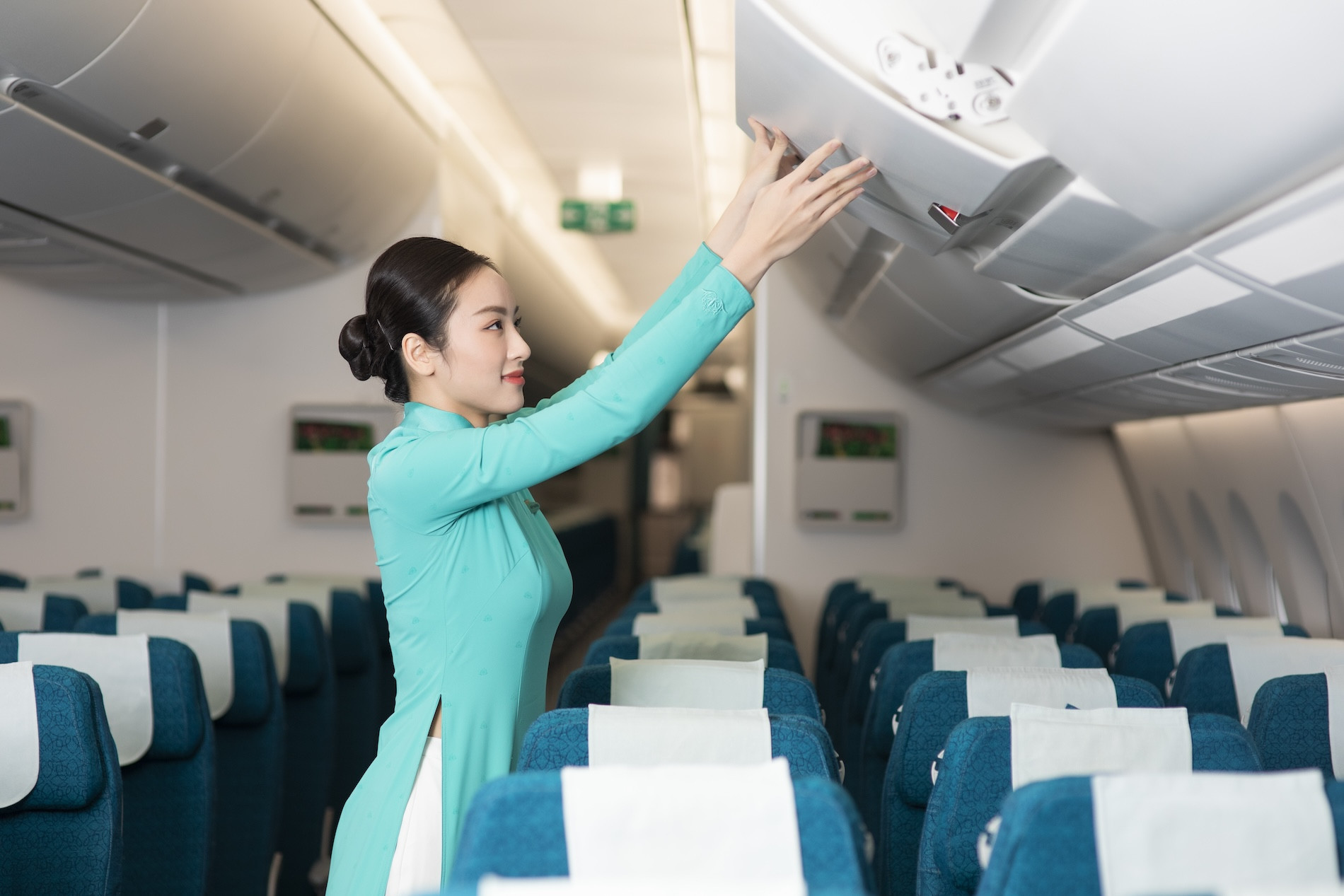 Giữ gìn ‘ngôi nhà trên không’ - sứ mệnh thầm lặng của các tiếp viên