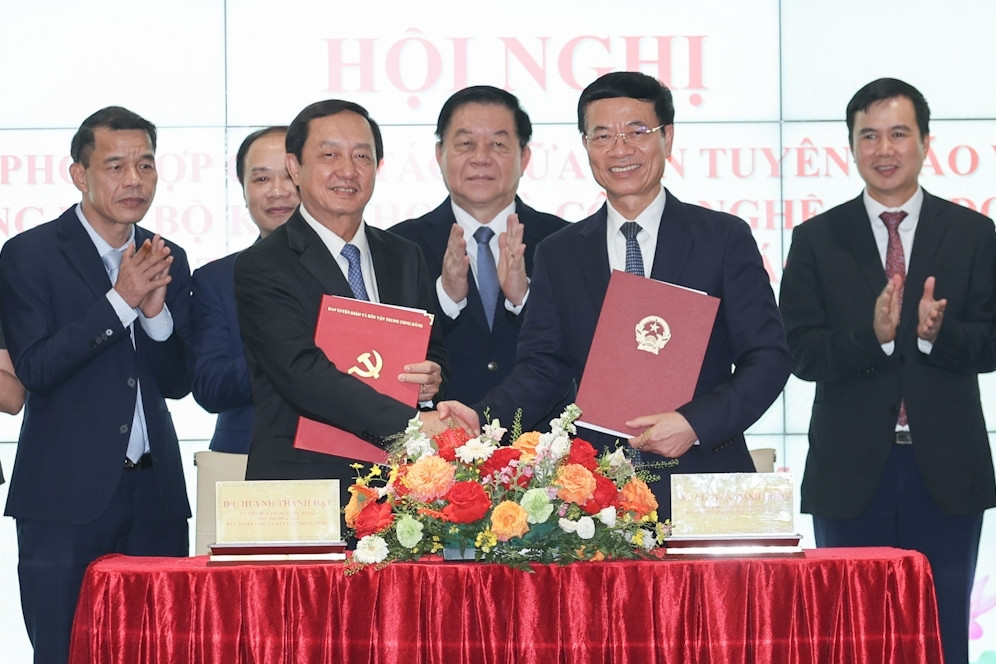 Cộng hưởng sức mạnh tư tưởng và sức mạnh công nghệ xây dựng đất nước hùng cường