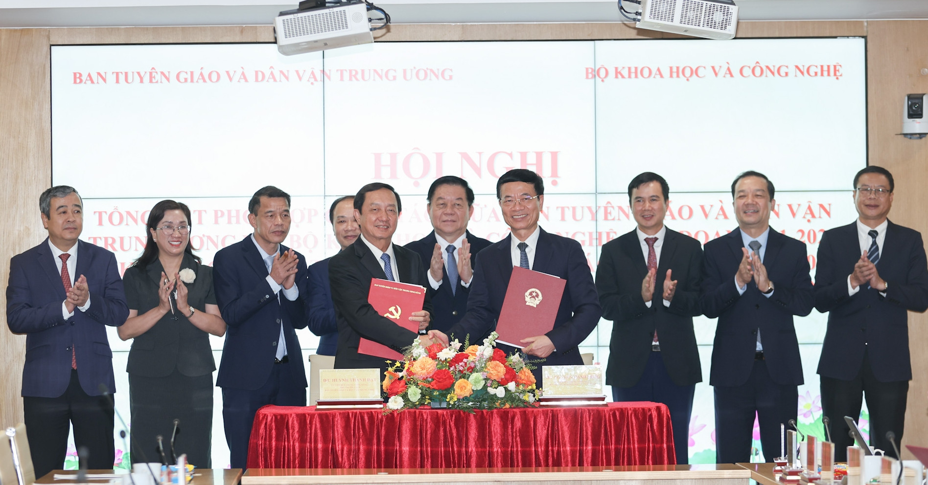 Cộng hưởng sức mạnh tư tưởng và sức mạnh công nghệ xây dựng đất nước hùng cường