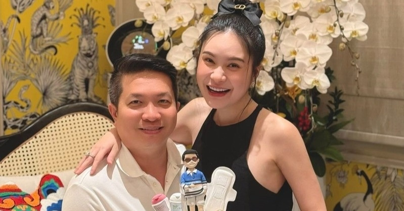 Cuộc sống xa hoa và những ồn ào gây tranh cãi của ca sĩ Đoàn Di Băng