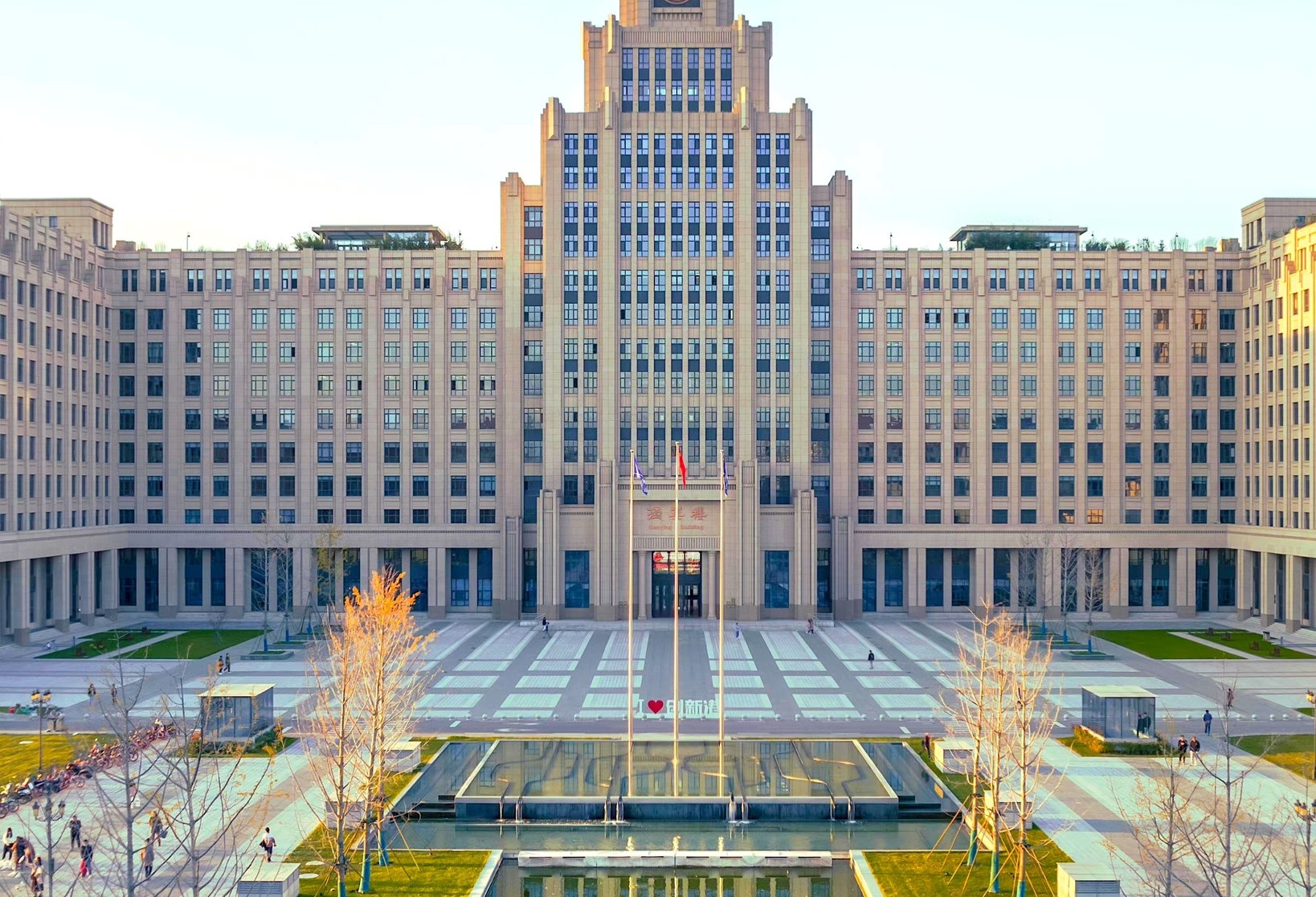 Hàng loạt trường đại học châu Á ra sức thu hút sinh viên quốc tế của Harvard