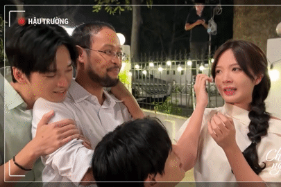 Hình ảnh không có trên sóng ở tập cuối 'Cha tôi người ở lại', diễn viên khóc nấc