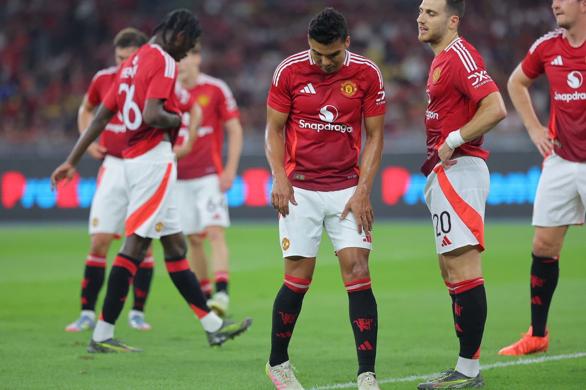 HLV Amorim và Bruno Fernandes nói gì sau trận thua ASEAN All Stars