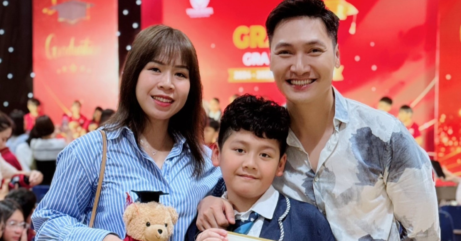 Ngô Thanh Vân được chồng kém 11 tuổi khen, Mạnh Trường hạnh phúc bên vợ con