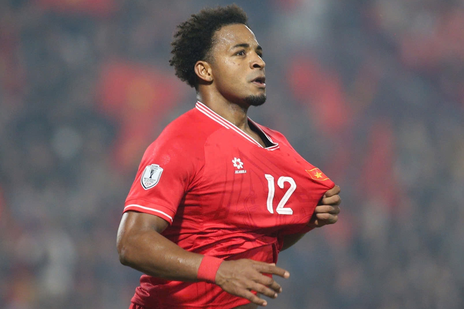 Nới lỏng điều kiện nhập quốc tịch để thu hút người tài